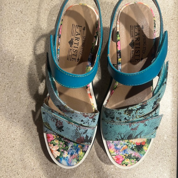 L'ATISTE Blue Floral Sandals Slip-On Comfort - Picture 1 of 6